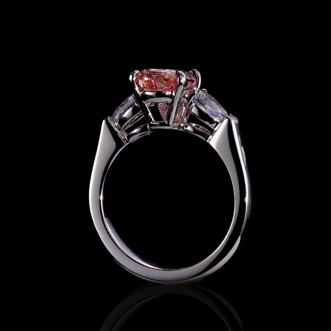 Luneria Flamme — Fancy Pink Pear Lab Diamond Three-Stone Pear Ring