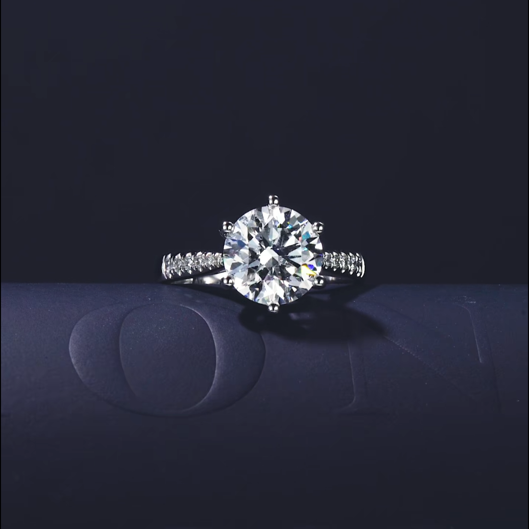 Luneria Étoile — Round Lab Diamond Six-Prong Pavé Solitaire Ring