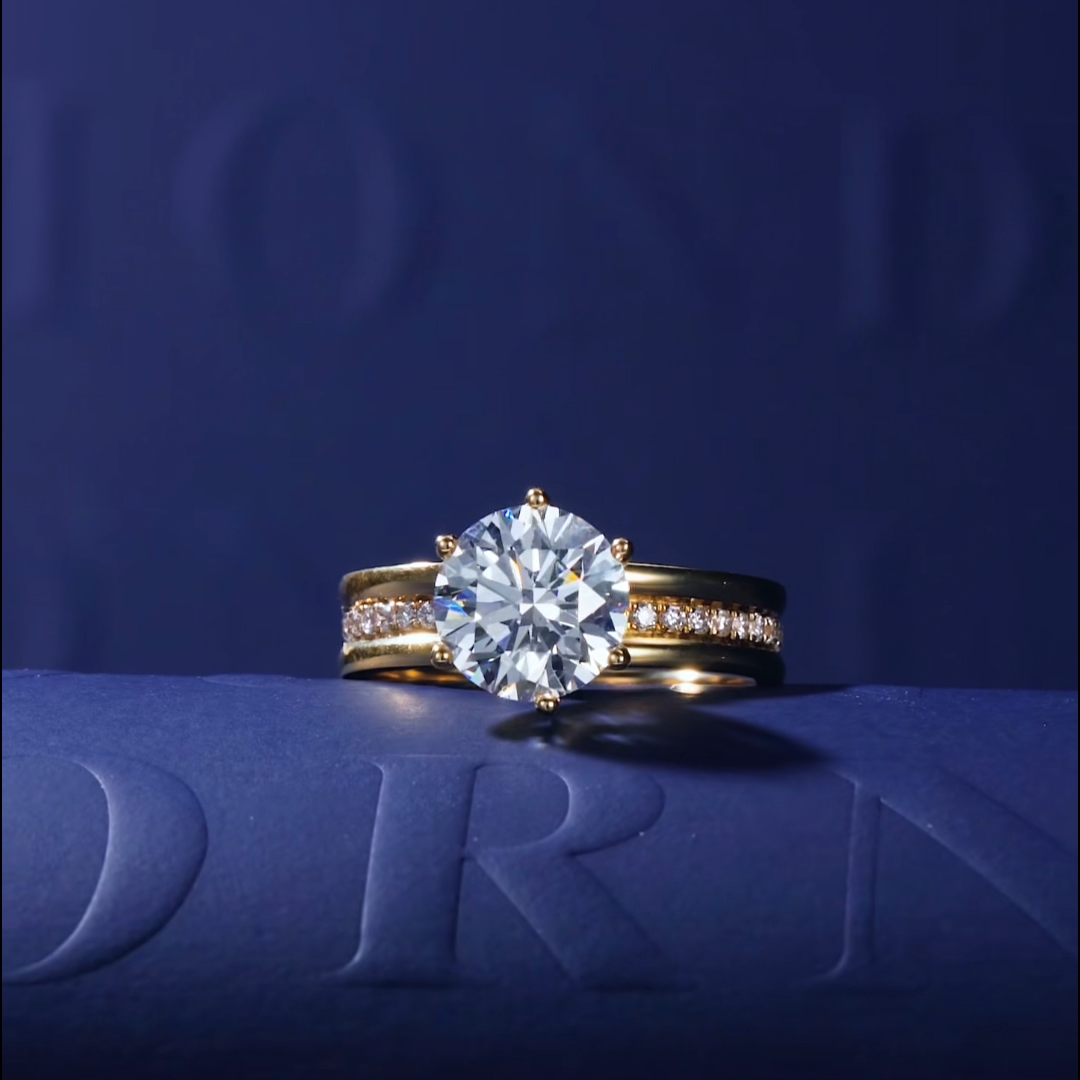 Luneria Dorée — Round Lab Diamond Yellow Gold Six-Prong Pavé Engagement & Wedding Band Set