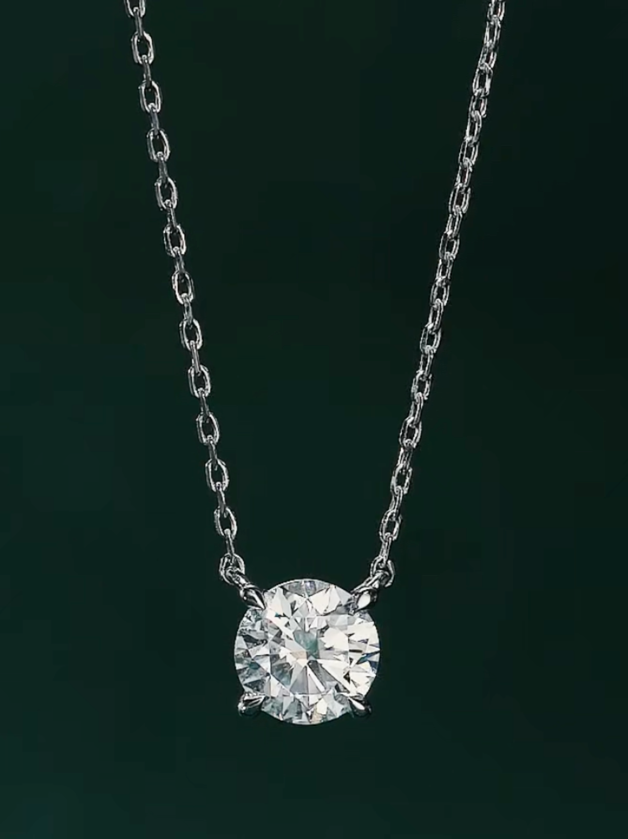  Luneria Étoile — Round Diamond Floating Solitaire Necklace