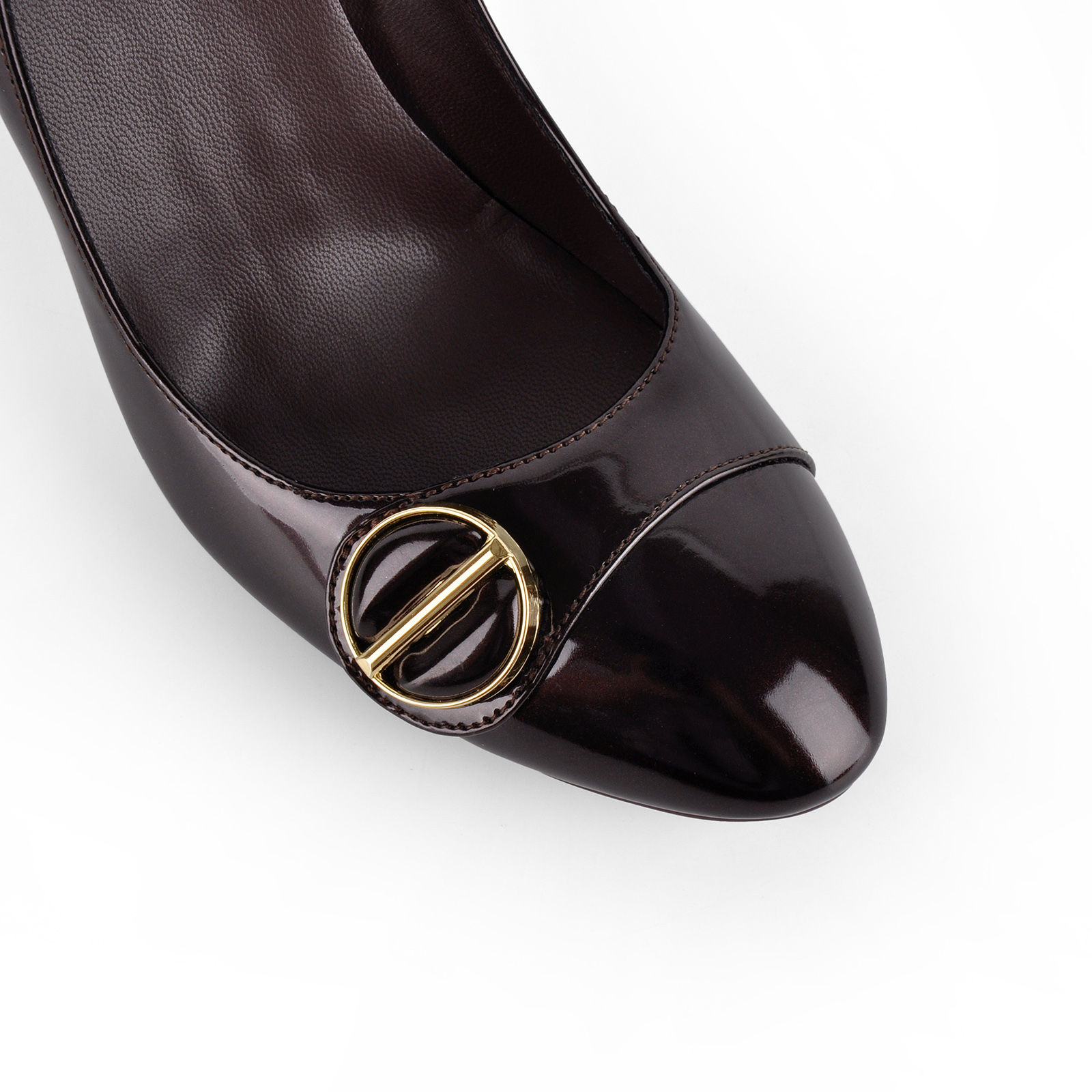 Round Toe Metal Detail Patent Leather Pumps