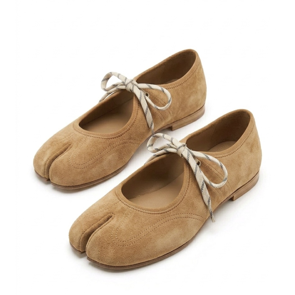 Suede Round Toe Lace-up Tabi Flats