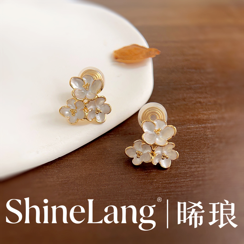 XL129-合金珐琅彩贝母樱花耳夹-豪哥