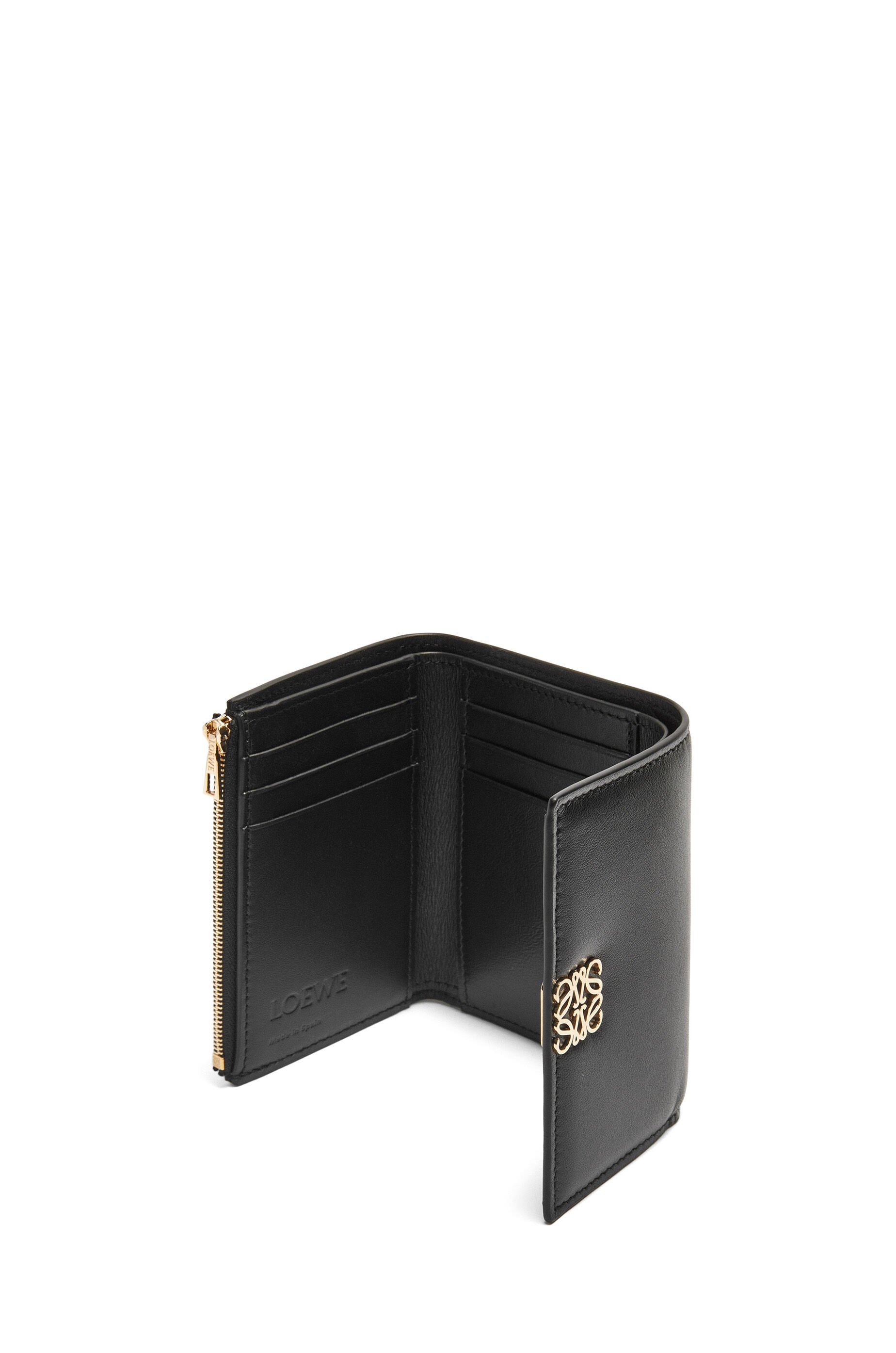 パファー アナグラム バーティカル ウォレット スモール（シャイニーナパカーフ）