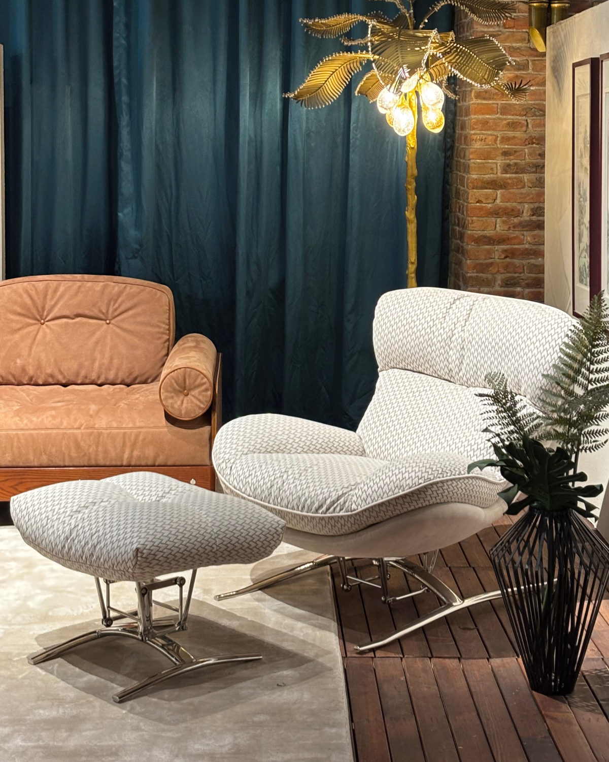 云拥 · 悬浮感摇椅｜CHR-0029｜米白水刺绒 / 不锈钢麻光五金