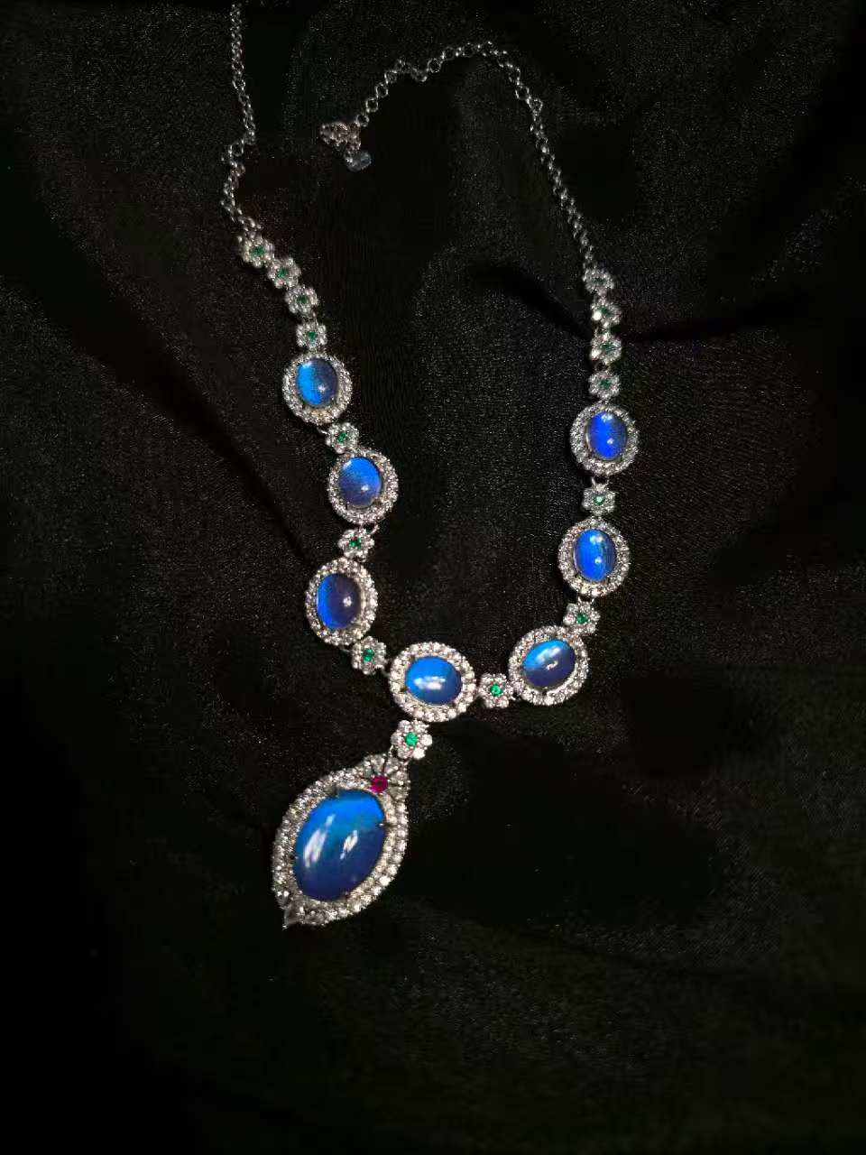 Butterfly Wing Flowing Light Necklace A003