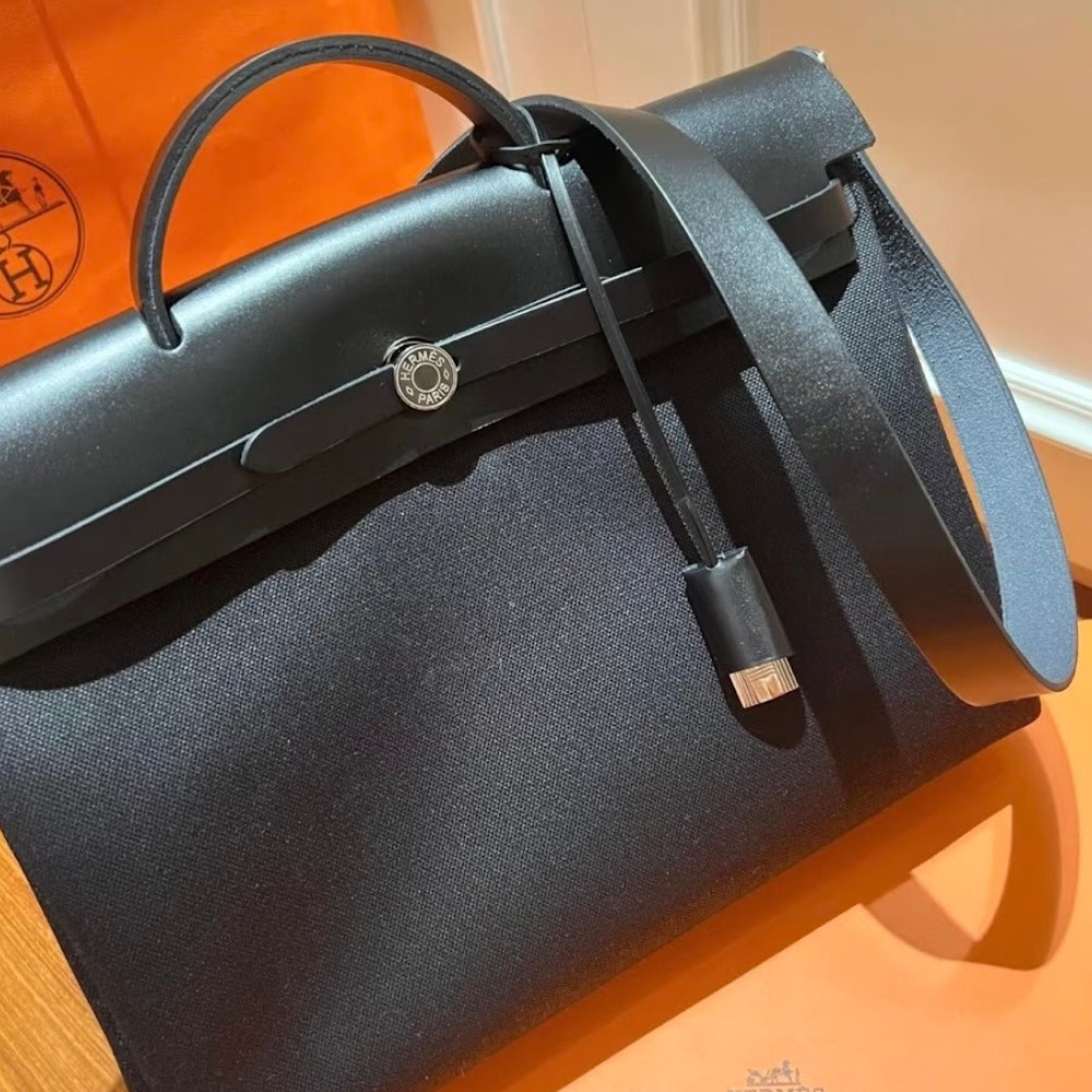 《ビジネスにもピッタリ♡》 HERMES バッグ