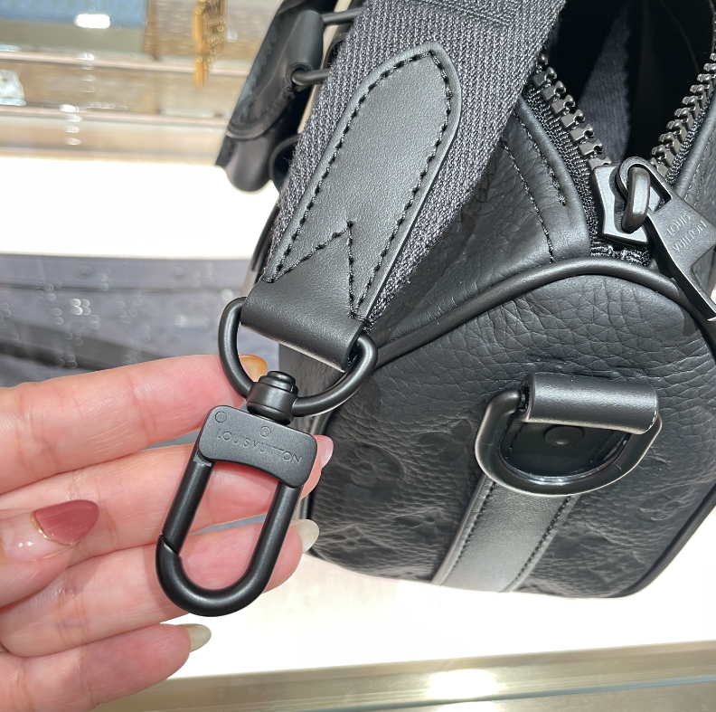 国内発送【Louis Vuitton】キーポル・バンドリエール 25