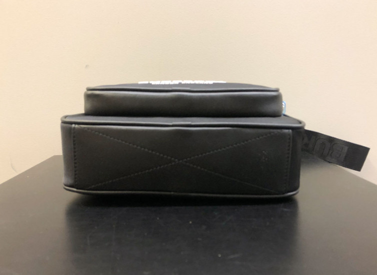 ♦Burberry♦ロゴボディバッグ☆正規品・関税込☆