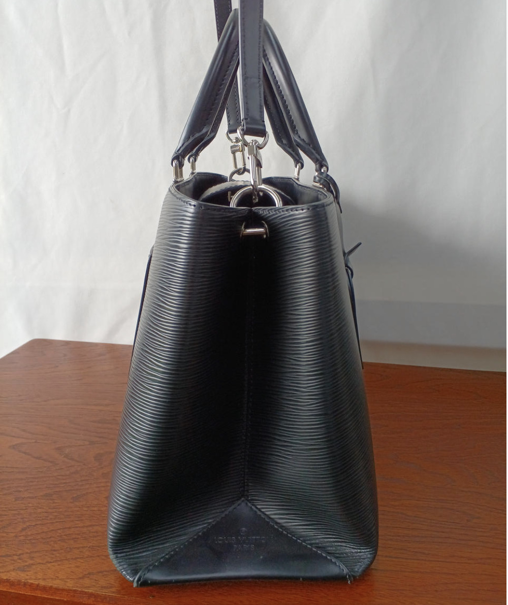 大人気♪ Louis Vuitton（ヴィトン）エピ バッグ