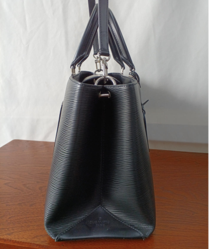 大人気♪ Louis Vuitton（ヴィトン）エピ バッグ