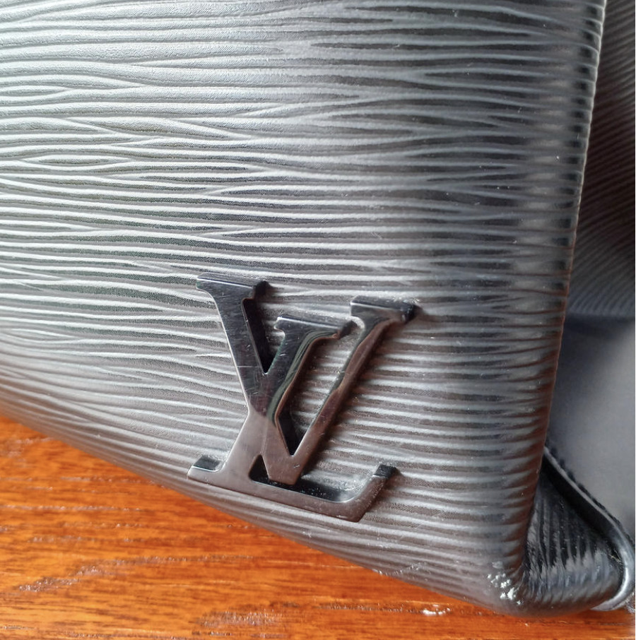 大人気♪ Louis Vuitton（ヴィトン）エピ バッグ