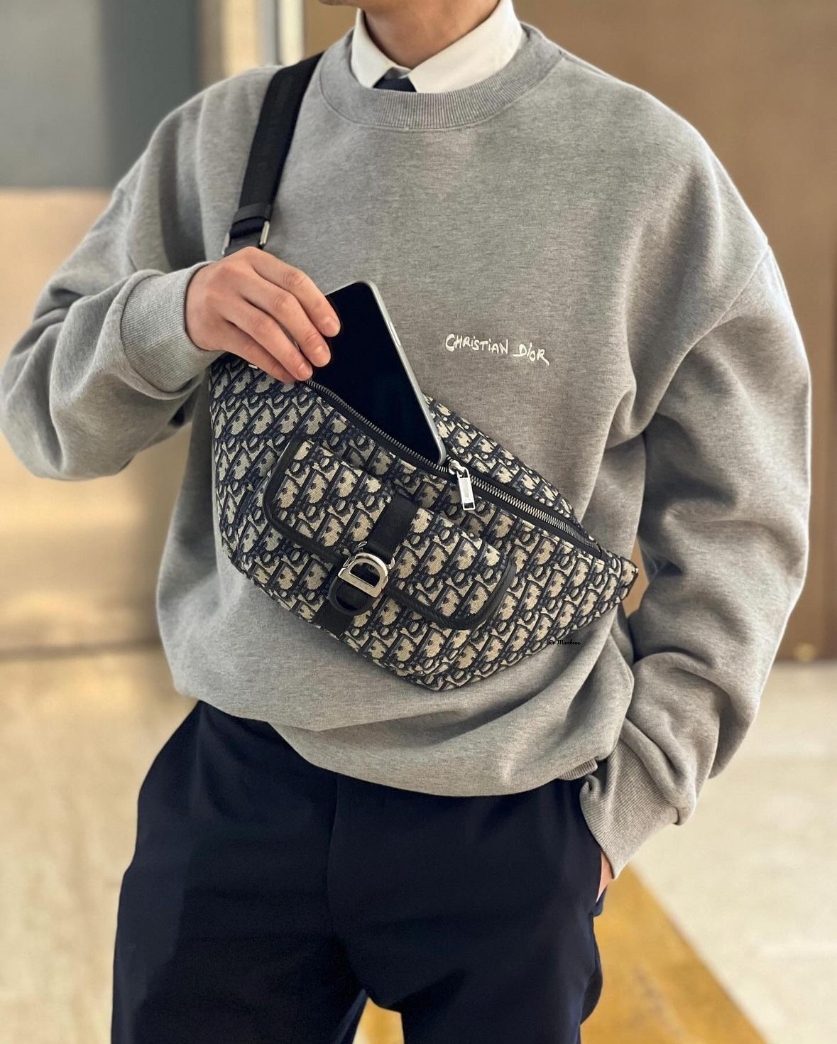 【気軽に持ち歩けるサイズ☆】 Dior 8 ベルトバッグ　ベージュ