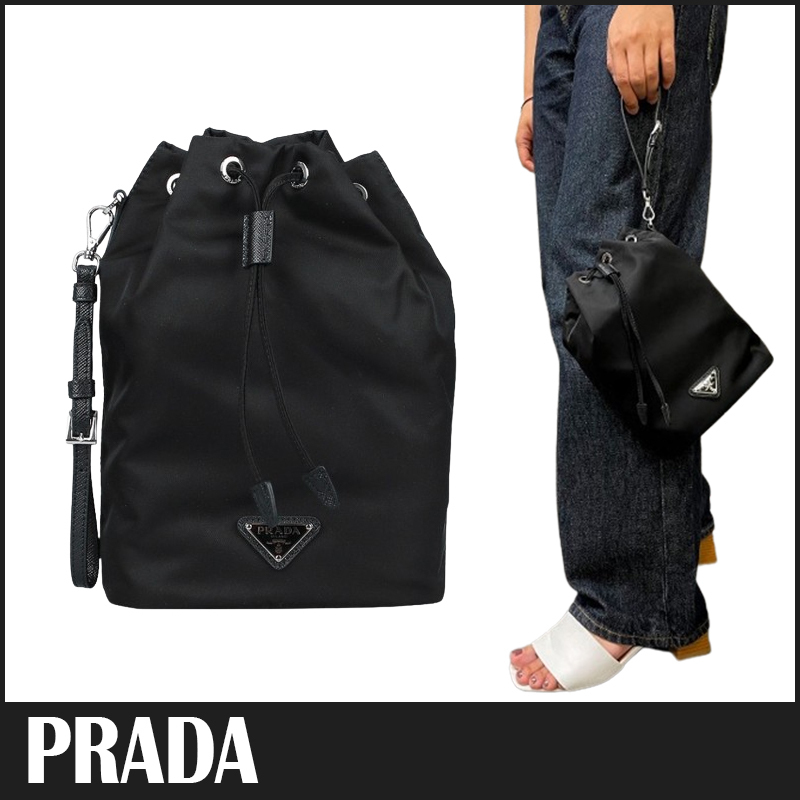 ☆送料関税込☆PRADA Re Nylon ドローストリングポーチ☆超人気