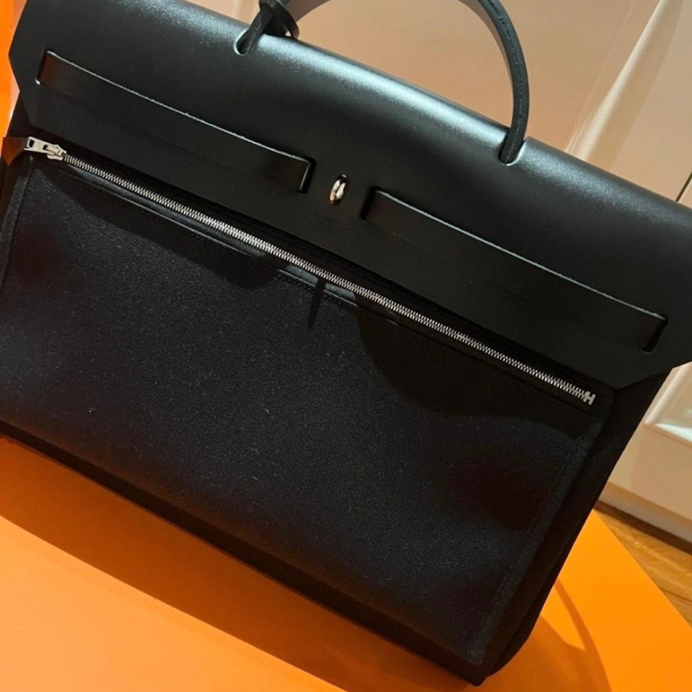 《ビジネスにもピッタリ♡》 HERMES バッグ