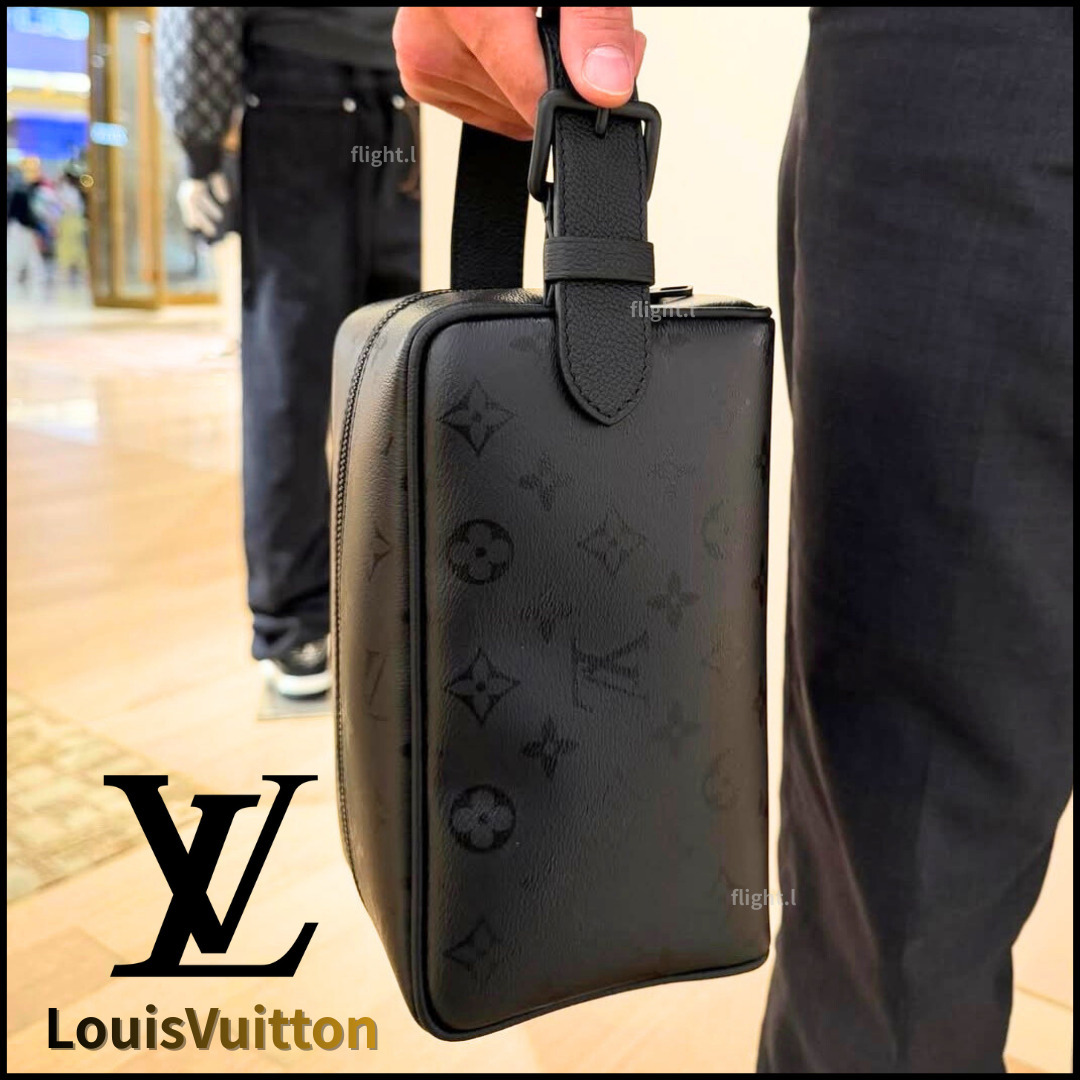 【完売必至】新色オールブラック LouisVuitton セカンドバッグ