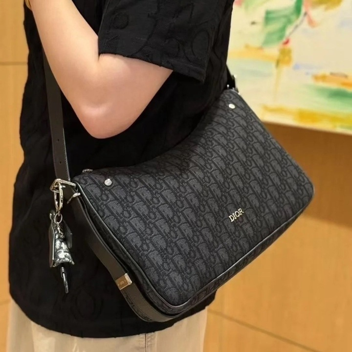 【Dior】Slider ジップ付き ホーボーバッグ ラージ