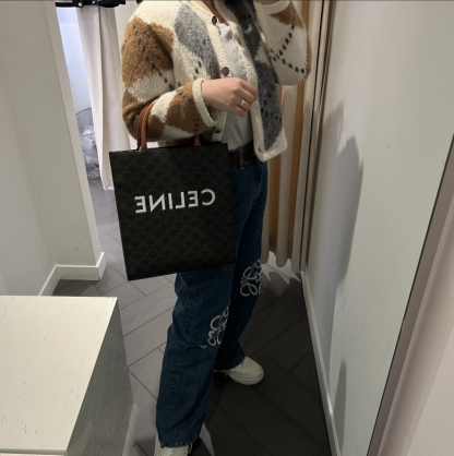 【CELINE直営】セール！スモール トリオンフ カバ 早い者勝ち！