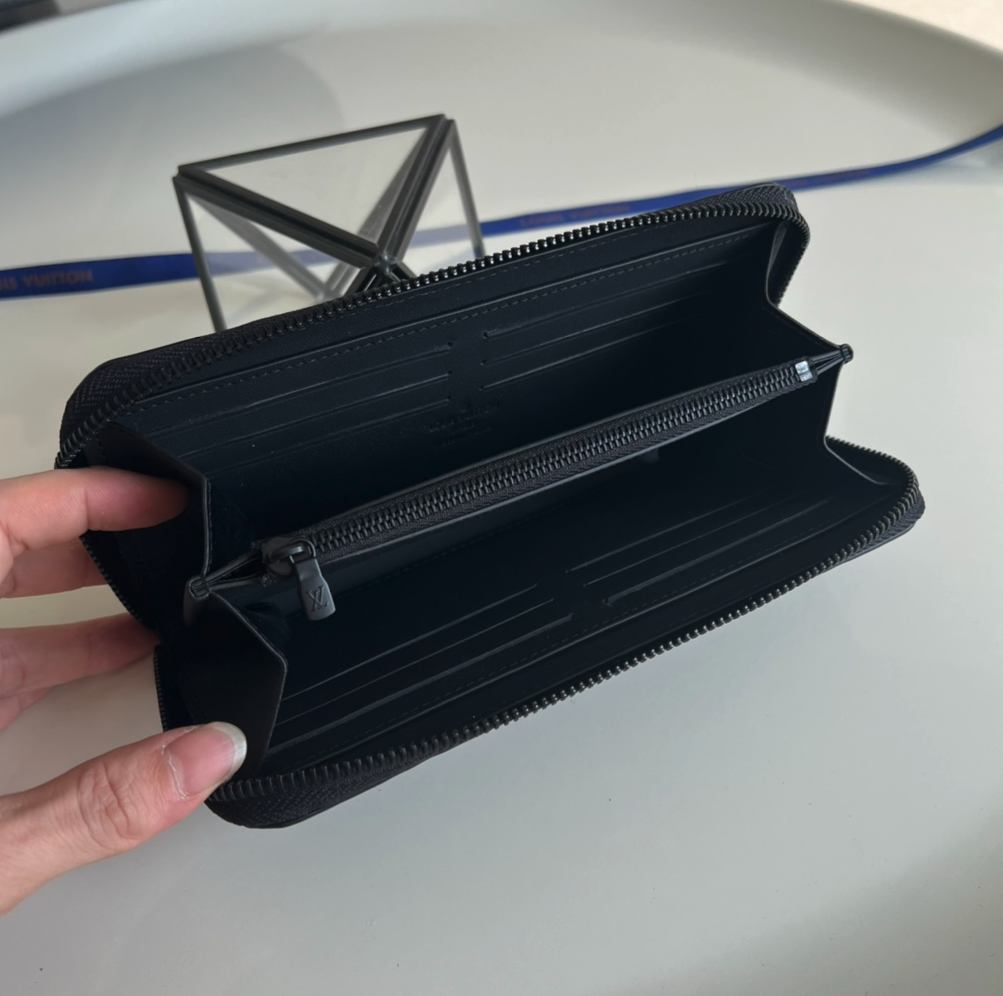 格好良い☆ Louis Vuitton ジッピーウォレット SO BLACK