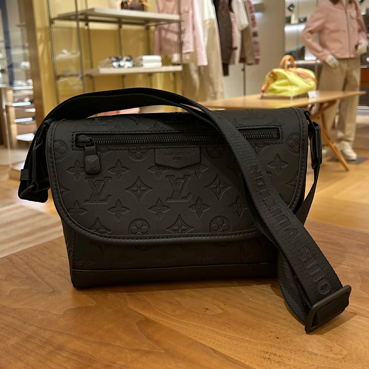 【お洒落の主役 】LOUIS VUITTON パルスメッセンジャーバッグ