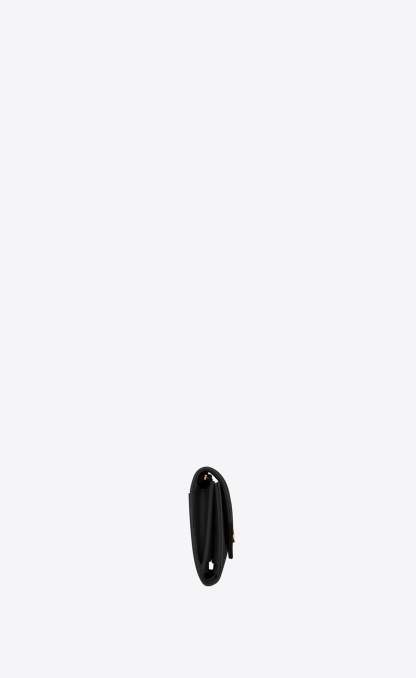 MONOGRAMブラックキルトレザー短い三つ折り財布をテクスチャ