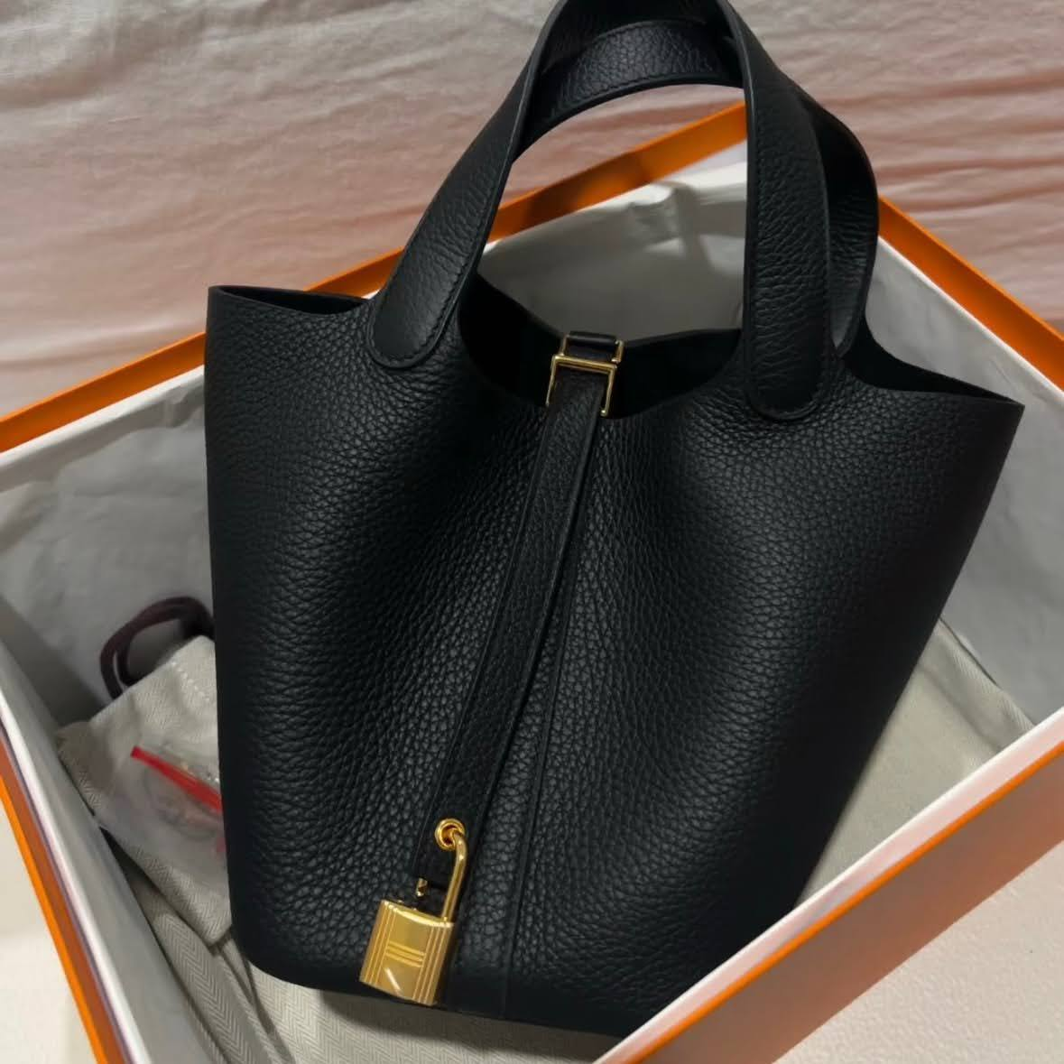 【超希少♡】HERMES ピコタンロック 18 PM ノワール
