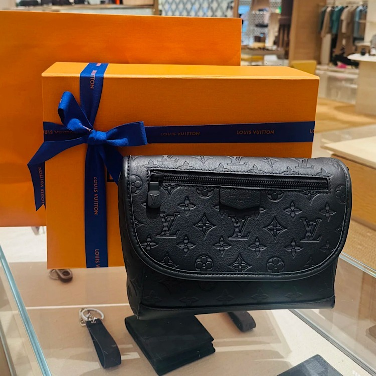 【お洒落の主役 】LOUIS VUITTON パルスメッセンジャーバッグ