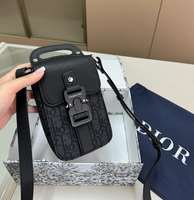 【人気♪】Dior★SADDLE オブリーク柄ポーチバッグ