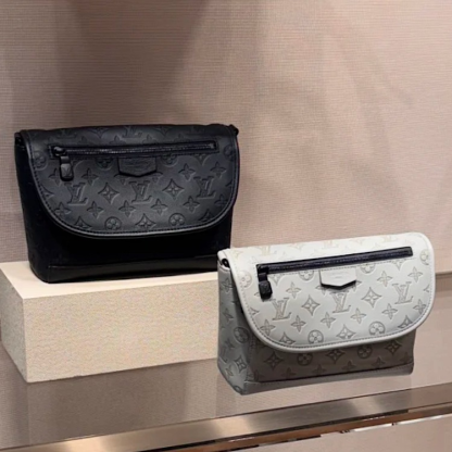【お洒落の主役 】LOUIS VUITTON パルスメッセンジャーバッグ