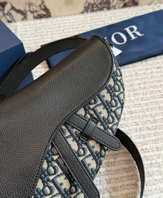 Dior Saddleバッグ《Dior Oblique》ベージュ/黒 カーフ DHL 直営