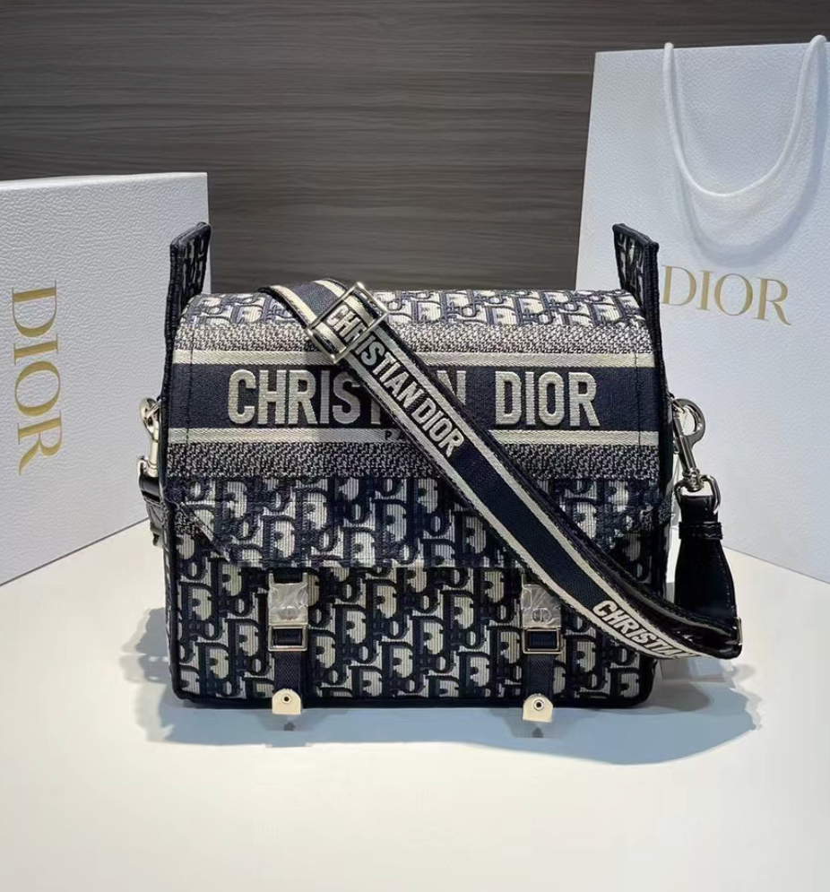 【お洒落♪】Dior DIORCAMP ミディアムバッグ