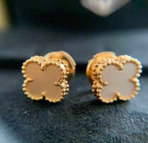 国内直営Van Cleef & Arpels スウィート アルハンブラ ピアス