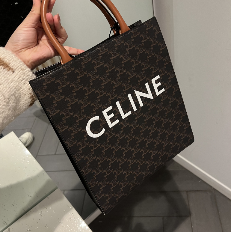 【CELINE直営】セール！スモール トリオンフ カバ 早い者勝ち！