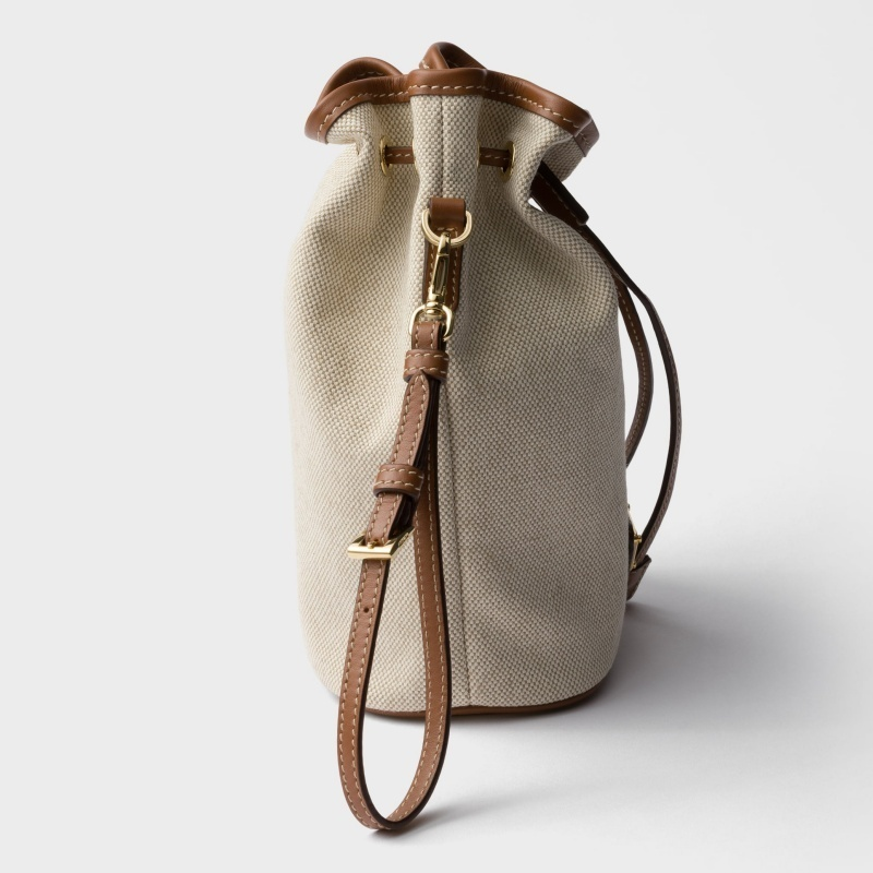 大人気 PRADA◆キャンバス レザー 巾着ポーチ リストレット付き
