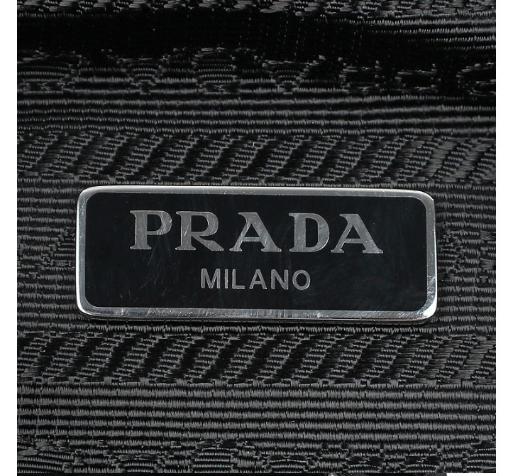 ☆送料関税込☆PRADA Re Nylon ドローストリングポーチ☆超人気