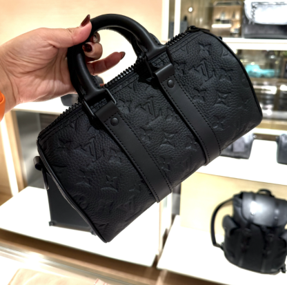 国内発送【Louis Vuitton】キーポル・バンドリエール 25