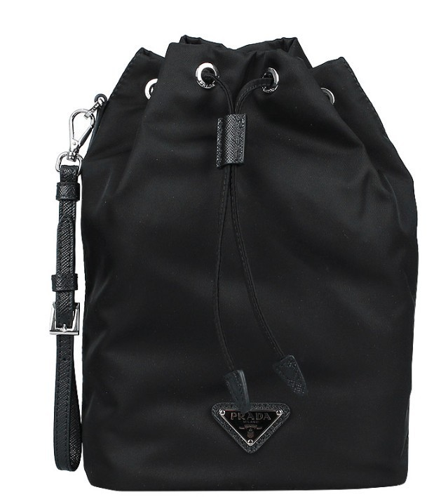 ☆送料関税込☆PRADA Re Nylon ドローストリングポーチ☆超人気