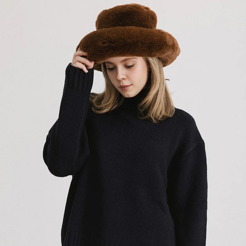 Elegant Fluffy Winter Bucket Hat