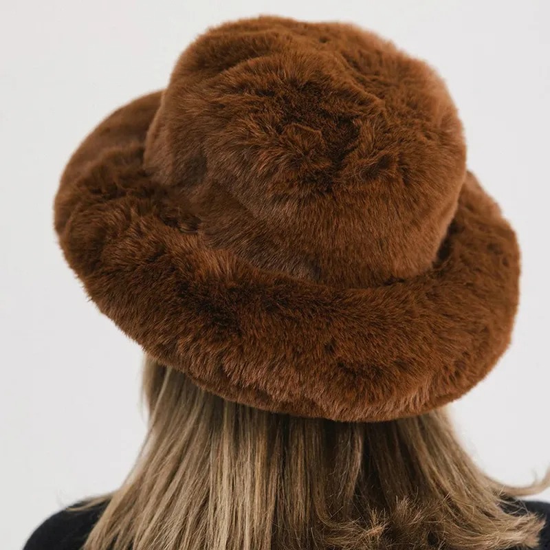 Elegant Fluffy Winter Bucket Hat