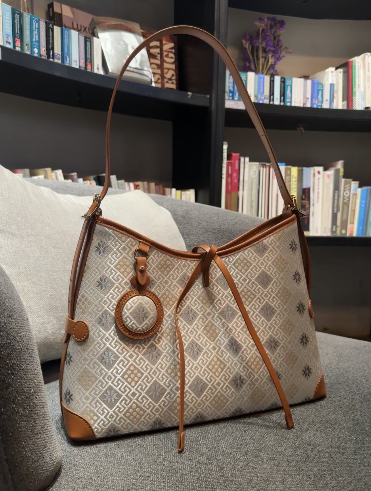 Zhuang Brocade Tote Bag – Octagonal Star Chrysanthemum Pattern Shoulder Bag