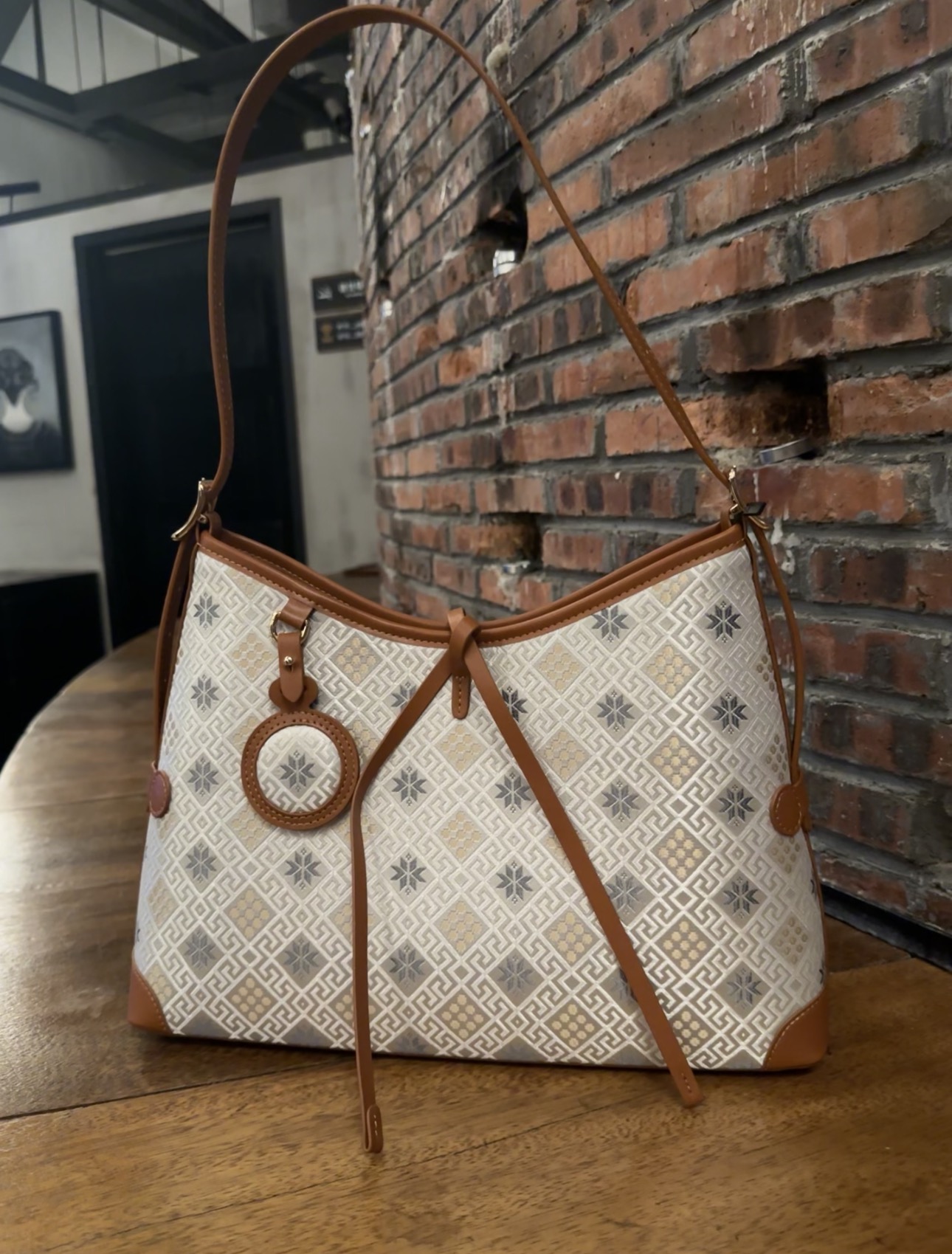 Zhuang Brocade Tote Bag – Octagonal Star Chrysanthemum Pattern Shoulder Bag