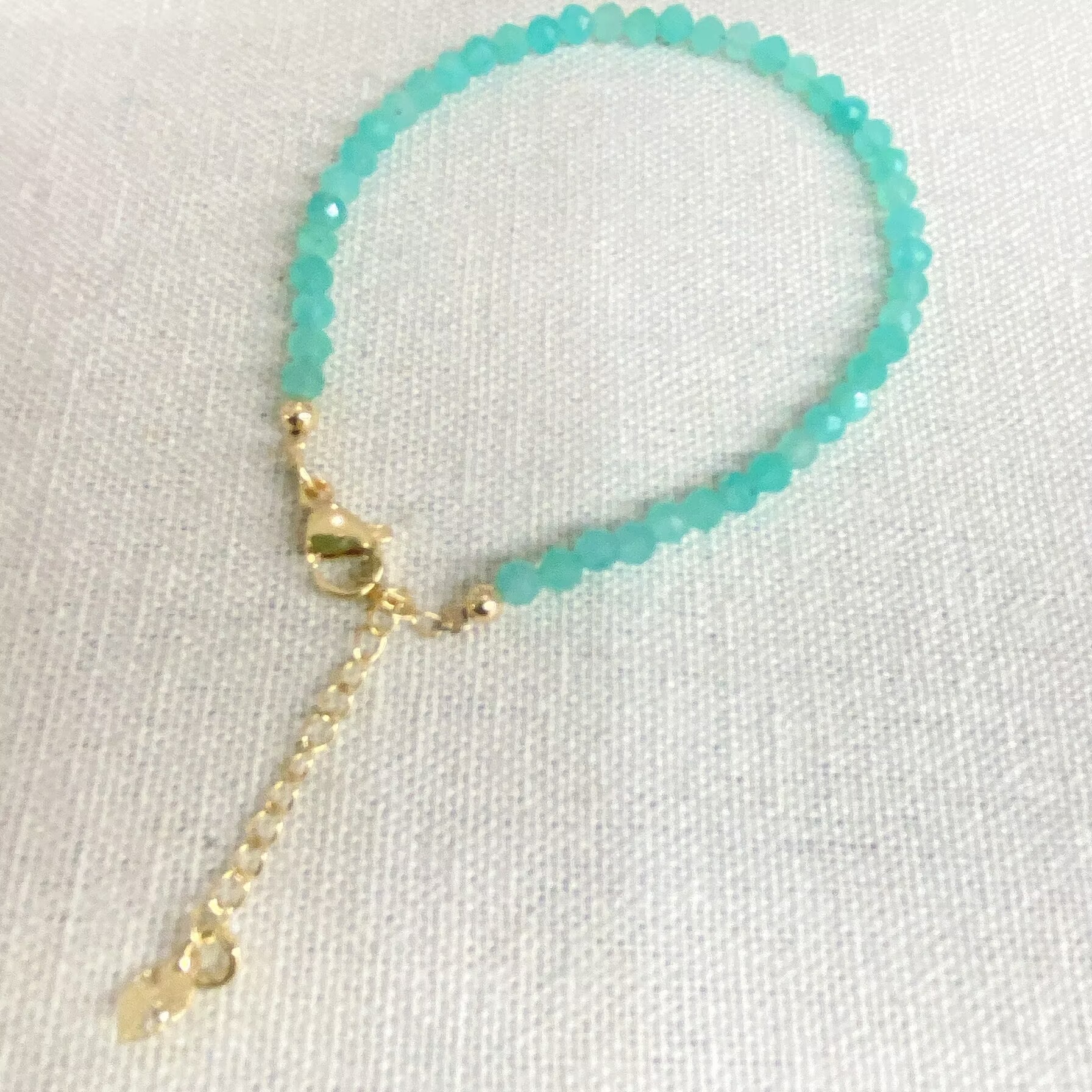 Handmade 2.3mm Natural Tourmaline Beaded Bracelet – Emotional Balance & Positive Energy Crystal Jewelry, Delicate Adjustable Gold-Tone Bracelet for Women, Daily Wear & Gifting