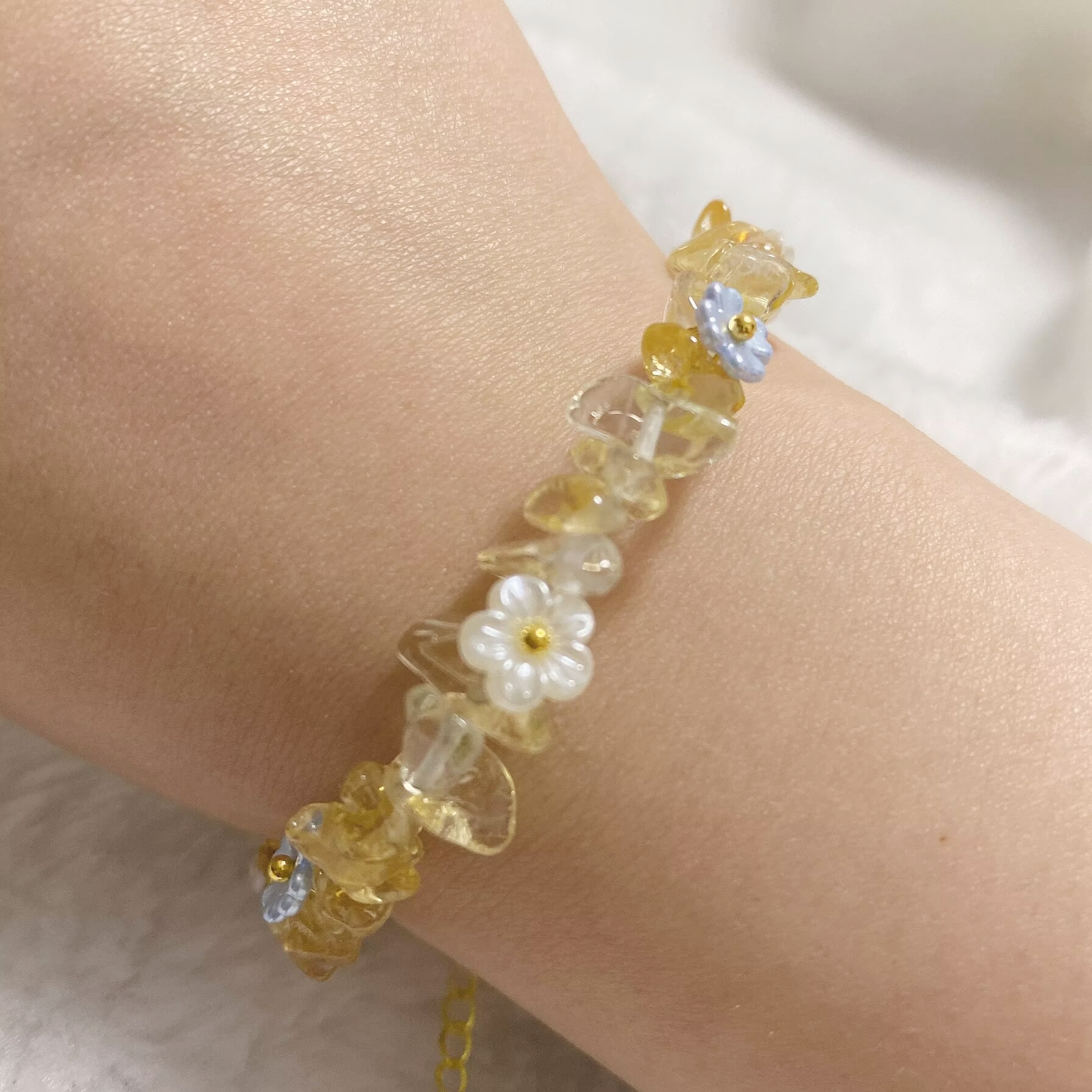 Natural Citrine Chip Bracelet with Shell Flower Beads - Cleansing Energy, Calm Mood, Healing Crystal Jewelry for Daily Wear & Gifting
