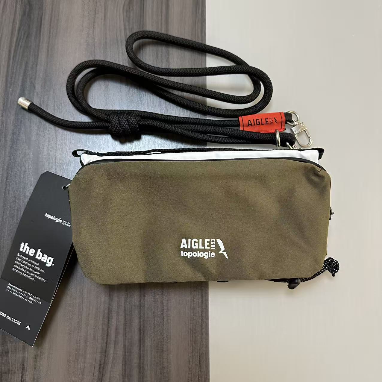 Topologie トポロジー×エイグル トリオ カラーボトル サコッシュ ミディアム  グリローズ  ショルダーバッグ ストラップ付き