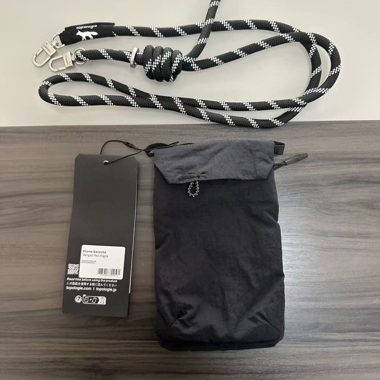 MAISON KITSUNE x TOPOLOGIE ポロジー メゾンキツネ Phone Sacoche フォンサコッシュ 男女兼用 ストラップ付