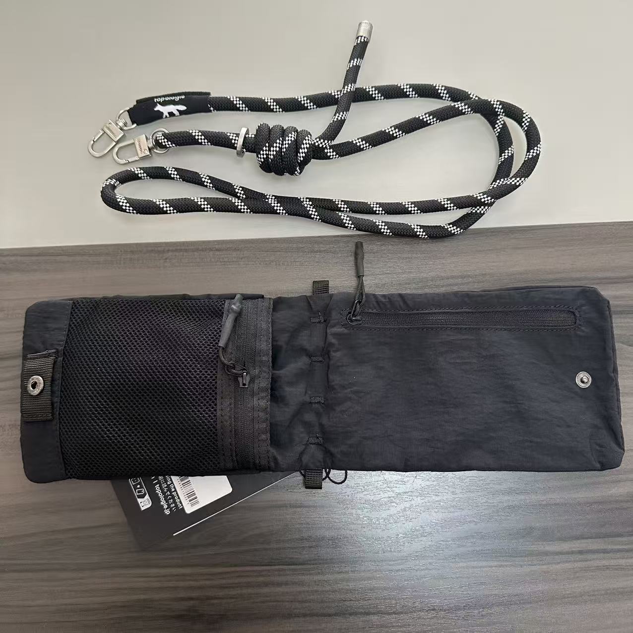 MAISON KITSUNE x TOPOLOGIE ポロジー メゾンキツネ Phone Sacoche フォンサコッシュ 男女兼用 ストラップ付