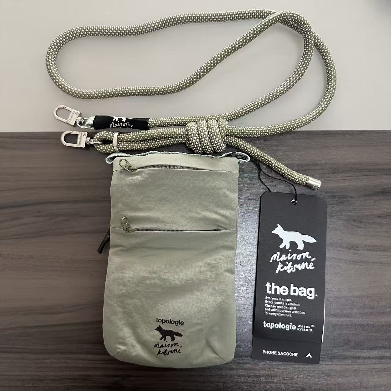 MAISON KITSUNE x TOPOLOGIE ポロジー メゾンキツネ Phone Sacoche フォンサコッシュ 男女兼用 ストラップ付