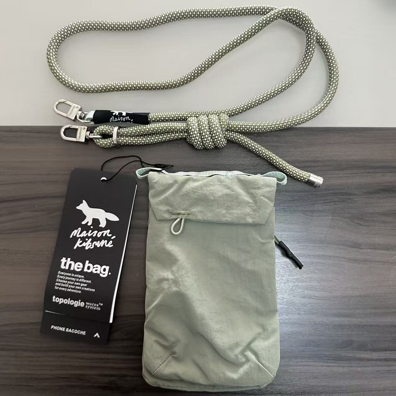 MAISON KITSUNE x TOPOLOGIE ポロジー メゾンキツネ Phone Sacoche フォンサコッシュ 男女兼用 ストラップ付