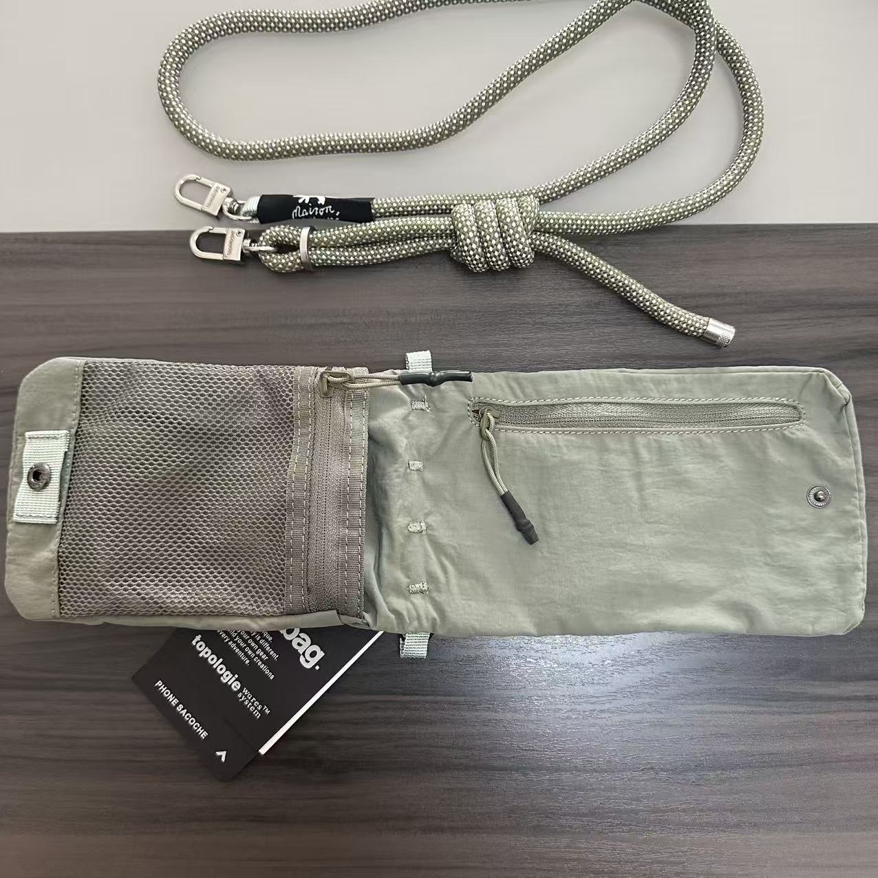 MAISON KITSUNE x TOPOLOGIE ポロジー メゾンキツネ Phone Sacoche フォンサコッシュ 男女兼用 ストラップ付