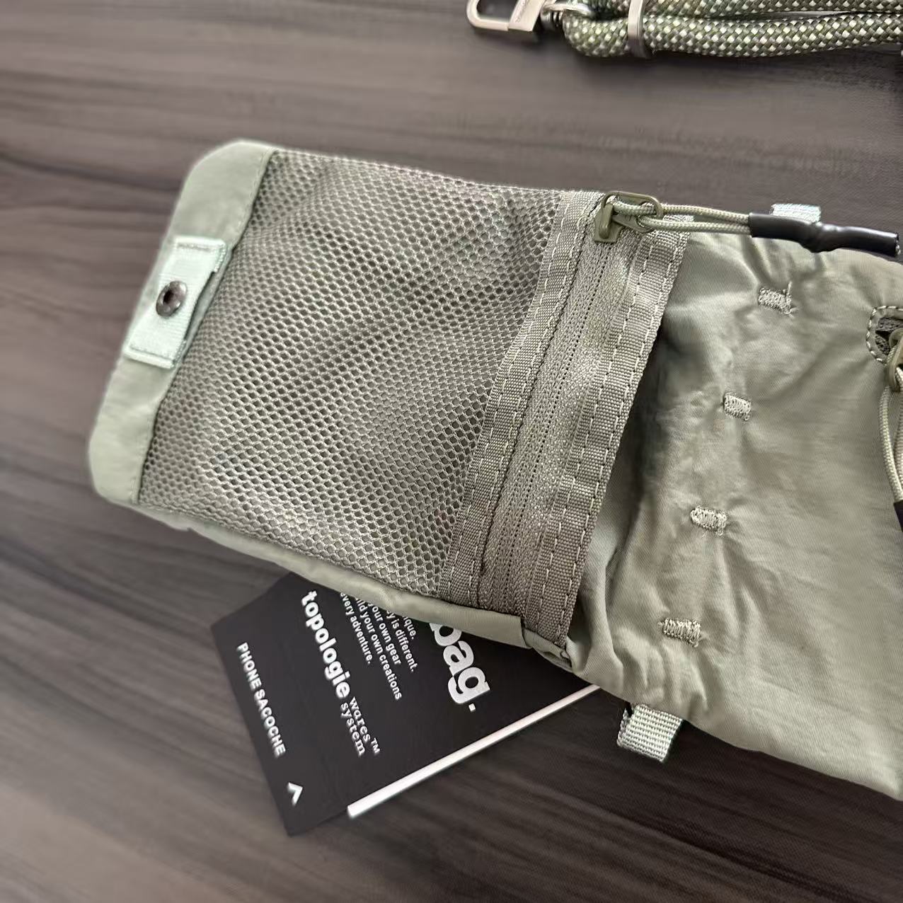 MAISON KITSUNE x TOPOLOGIE ポロジー メゾンキツネ Phone Sacoche フォンサコッシュ 男女兼用 ストラップ付